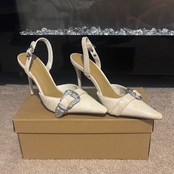 Steve Madden Shoes - Elegant Steve Madden Cream Slingback Heels